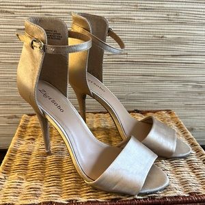 Stilettos satin champagne gold pumps heels women’s size 8.5
